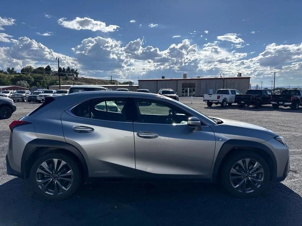 lexus ux hybrid 2021 JTHR9JBH8M2040941 image lexus ux hybrid 2021 JTHR9JBH8M2040941 image